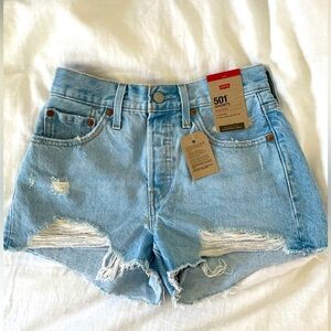 Brand new with tags levi’s 501 jean shorts!!